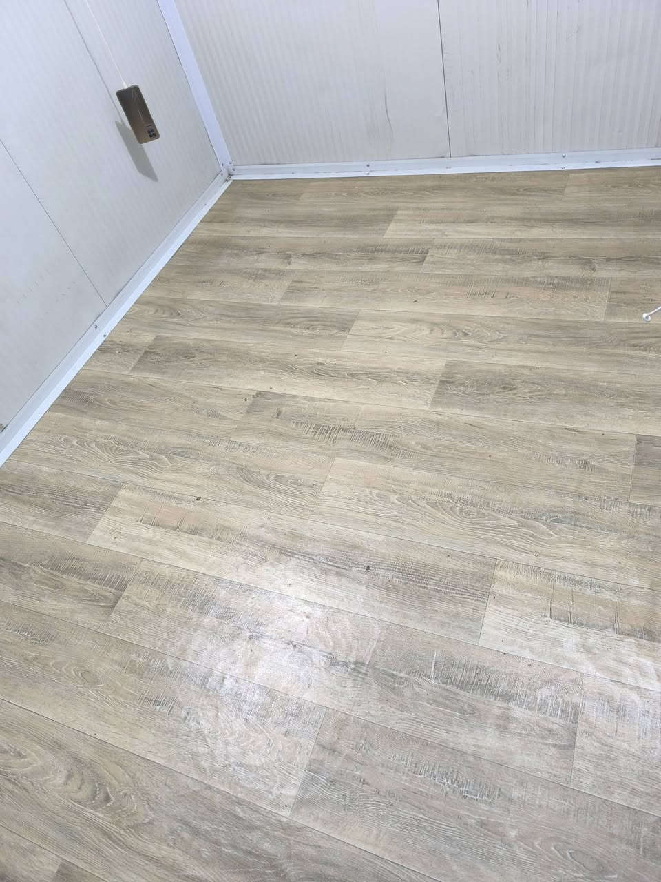 السلام عليكم كرفان جديد استخدام شهرين قياس ٣×٢ 
السعر ٨٠٠ الف 
المكان بغداد سريع الحسينيه مقابل مدخل الثعالبه 
***********
