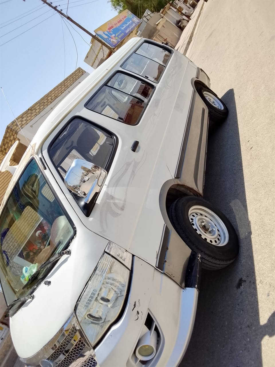 سلام عليكم سيارة فتون الوان موصليه سنويه عضم عاج للبيع سياره نضيفه بمعنى الكلمة حداديه تخم تاير كير اكسن كفاله بيها وصل خط وبحث مصفره وباج كاعيه جديده سعر 35  وبيها مجال مكان نجف رقم ***********
