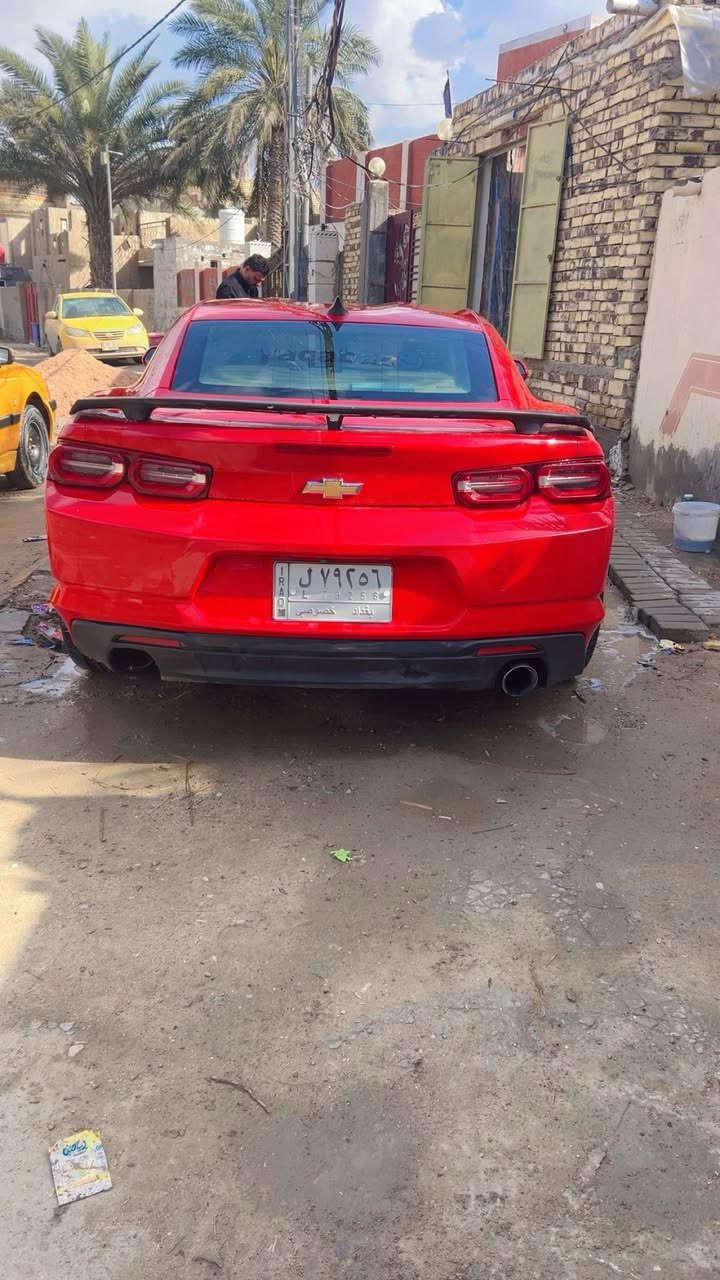 سلام عليكم كمارو ٢٠٢٠ محرك اربعة اسلندر تيربو بيهة ثلاث قطع محرك كير حدادية تخم تاير باتري كلة جديد بس عوزها جهاز استيرن طبين مي او وكف السعر ١٠٠ ورقة او اتكص من سعرهة للجهاز ‭٠٧٨٥ ٩٢٥ ٤٩٢٩‬ مكان دوانيةاو مراوس
