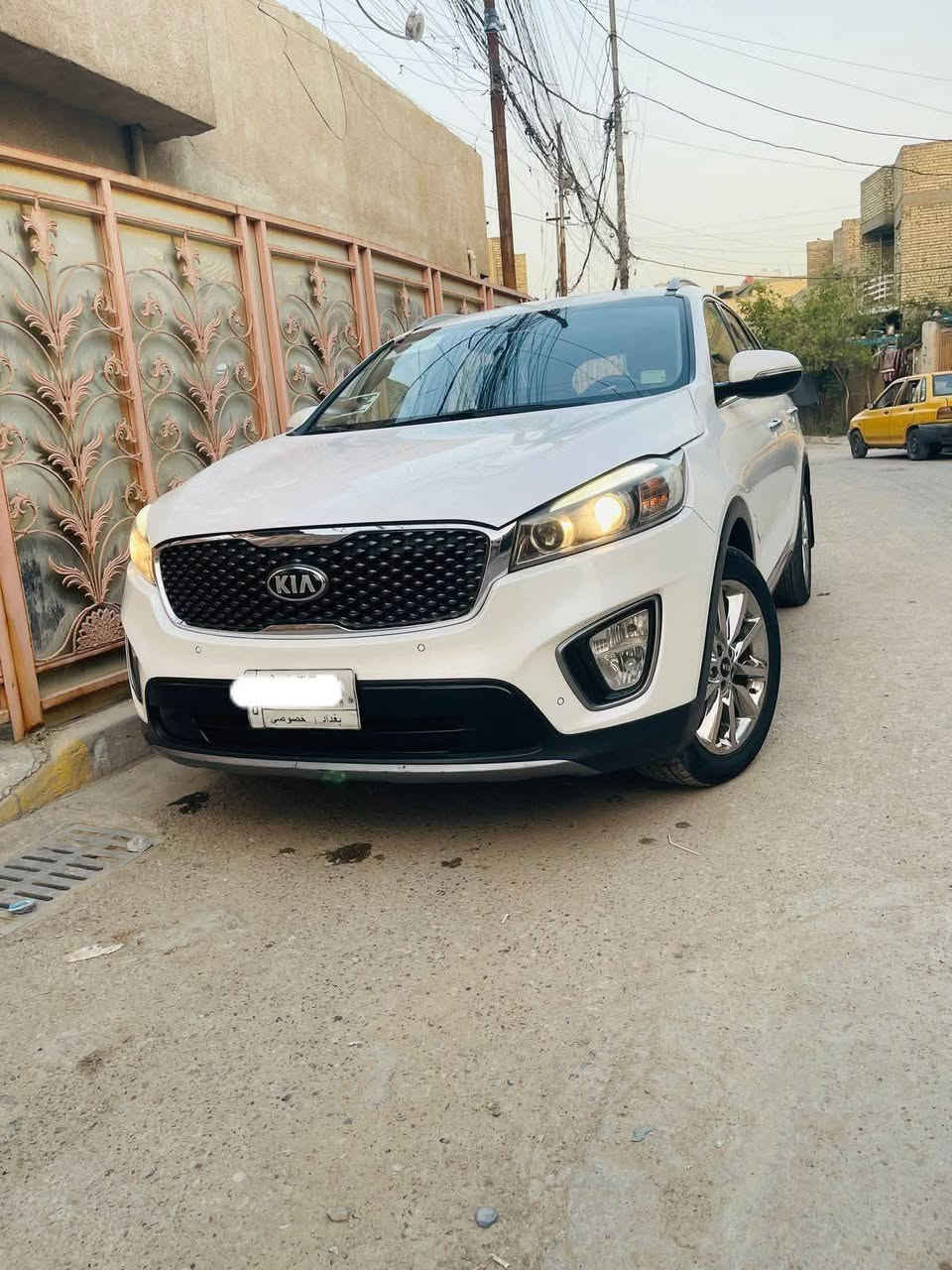 سلام عليكم سورنتو للبيع
موديل 2015 شكل 2016
السياره نضيفة وخير من الله
 رقم بغداد ألماني
بصمة أبواب
بصمة تشغيل
تحكم ستيرن جهتين
شاشة كبيره
بيهة نضام سبورت
محرك 2400.  4 سلندر
كامره بك
سبعة راكب
3 قطع تبريد
بردات بلادية
و تبريتهة ثلج
السياره بيهة بس بابا الصدر صبغ أثر شخوط
و مبدل كازكيت
المكينه رجعت بلاديه مال شركه 
السياره خير من الله تاخذهة ربع ما تصرف عليهة السياره تاخذهة تجنيهة

السعر   190 و بيهة مجال 

مكان السياره بغداد البلديات قرب أفران عسل
الهاتف  ***********

تعجبك السياره عله عيني و عله راسي ما تعجبك اعبر المنشور و بدون تعليقات سلبيه
