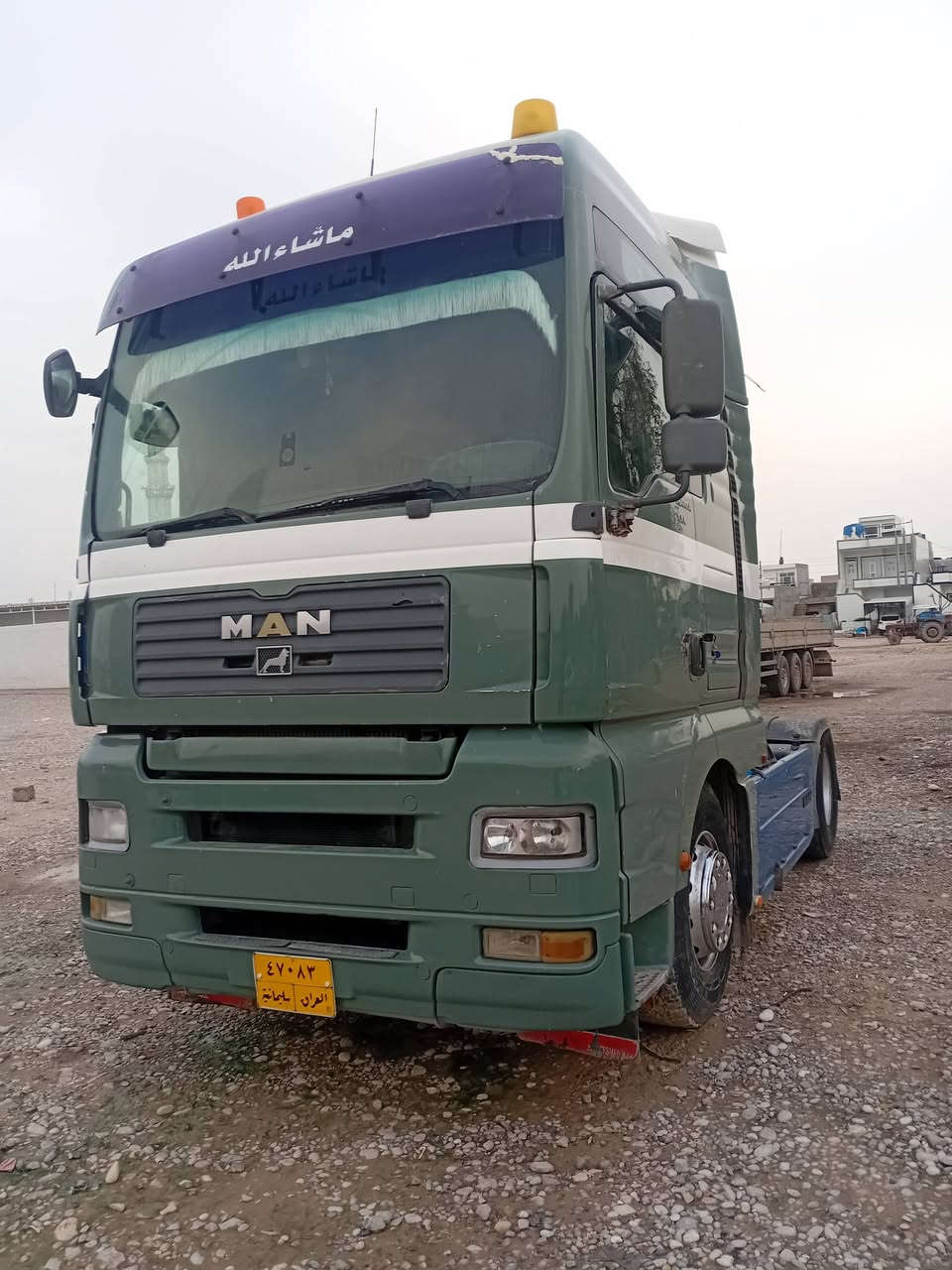 لبيع موديل ٢٠٠٣ تنكر ربت مو موجود
***********
