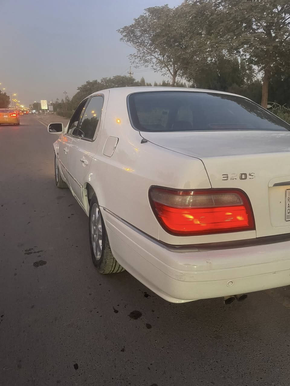 سلام عليكم سانك يونك مارسيدس  محرك 320 فول فول موصفات  محرك قبل يومين بدلته جديد وارد يابان كلفني 12$ 
كير وتبريد مكفول السيارة بيهة ٣ قطع صبغ ابيع احزام 
الموصفات 
١-تحكم ستيرن 
٢- فتحة بل سقف 
٣- كشتات جلد 
٤- تدقئة تبريد بل كشنات
٥- سماعات BOOS
6-كشنات كلهة كهرباء فول VIB
٧-تبريد قطعتين 
٨-خزن ميموري 
٩- ثلاجة بل جكمجة 
١٠-بردات خلفية
١١-قفل مركزي 
١٢- شاشة اني شادهة سعرها 150 $
١٣- تخم تاير جديد بيهة 
١٤-صدرها ٧٥ ٪؜ سبب شوارع العراق 
هاي كل تفاصيل السيارة ذكرتهة عنواني بغداد السيدية تقاطع درويش السعر المطلوب 68 بسعر صيني الله شاهد 
***********
