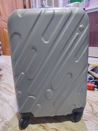 شنطة سفر • ٥٢×٣٢ • توصيل