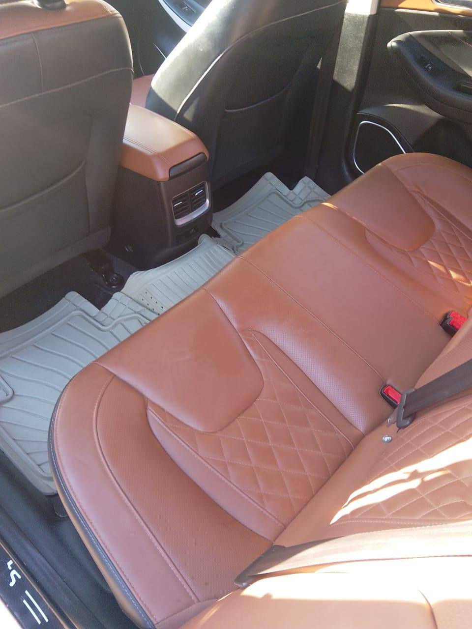 شيري  اريزو مديل 22
محرك 1500  تيربو فول موصفات شاشه كامره حساسات تحكم استيرن اشاره بالمري ماشيه ٦٨  
كير محرك تبريد كفاله تخم تاير جديد شرط حداديه جديده 
السياره بيها اطراف البابين  صبغ بالدوسه يم صفحه السايق  بدون ضرر داخلي سياره جديده رقم جديد هزه السعررر.   130 وبيها مجال 
مكاني بصره 
***********
