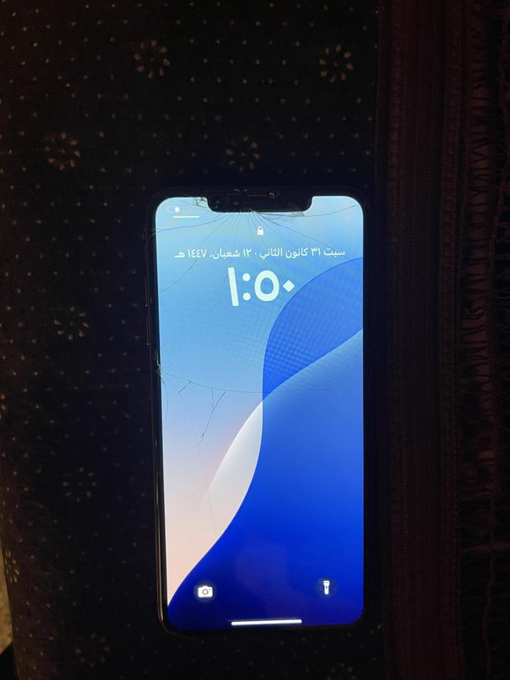 Xs max 🔷 بطاريه قبل يومين مبدله اصليه وبي شاشه مكسوره بس ما بيها تأثير على اللمس ب120  للاستفسار *********** ذاكره 256
