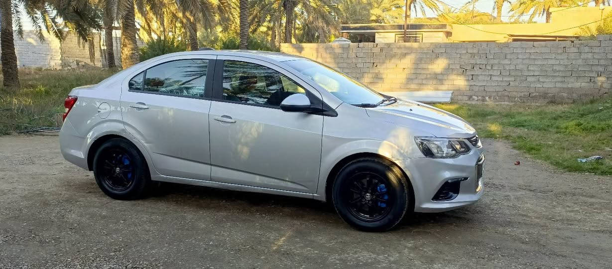 سلام عليكم 
للبيع شوفرليت سونك
موديل2018 وارد امريكي
الشكل الجديد🆕 
حادت جاملغ وبنيد و بيه قطعه صبغ اضافيه اثر جراد
كير مكينه كفاله مكينه 1800 تفس طبيعي ترايه يخبل ماشالله صاروخ🚀 ونسه صرف البانزين تبريد ثلج❄
صدر امامي خلفي جدد
مري كهرباء شاشه كار بلي
كامره خلفيه دواره
دواخل جلد لونين احمر واسود
باتري جديد دوشمه ارضيه وكشنات كامله بل خير 
السياره حلوه وخير من الله سياره جديد 
سعر 94 وبيه مجال بسيط
عنوان بغداد  ... اليوسفيه ناحية القصر الاوسط 
وهذه رقمي ***********
