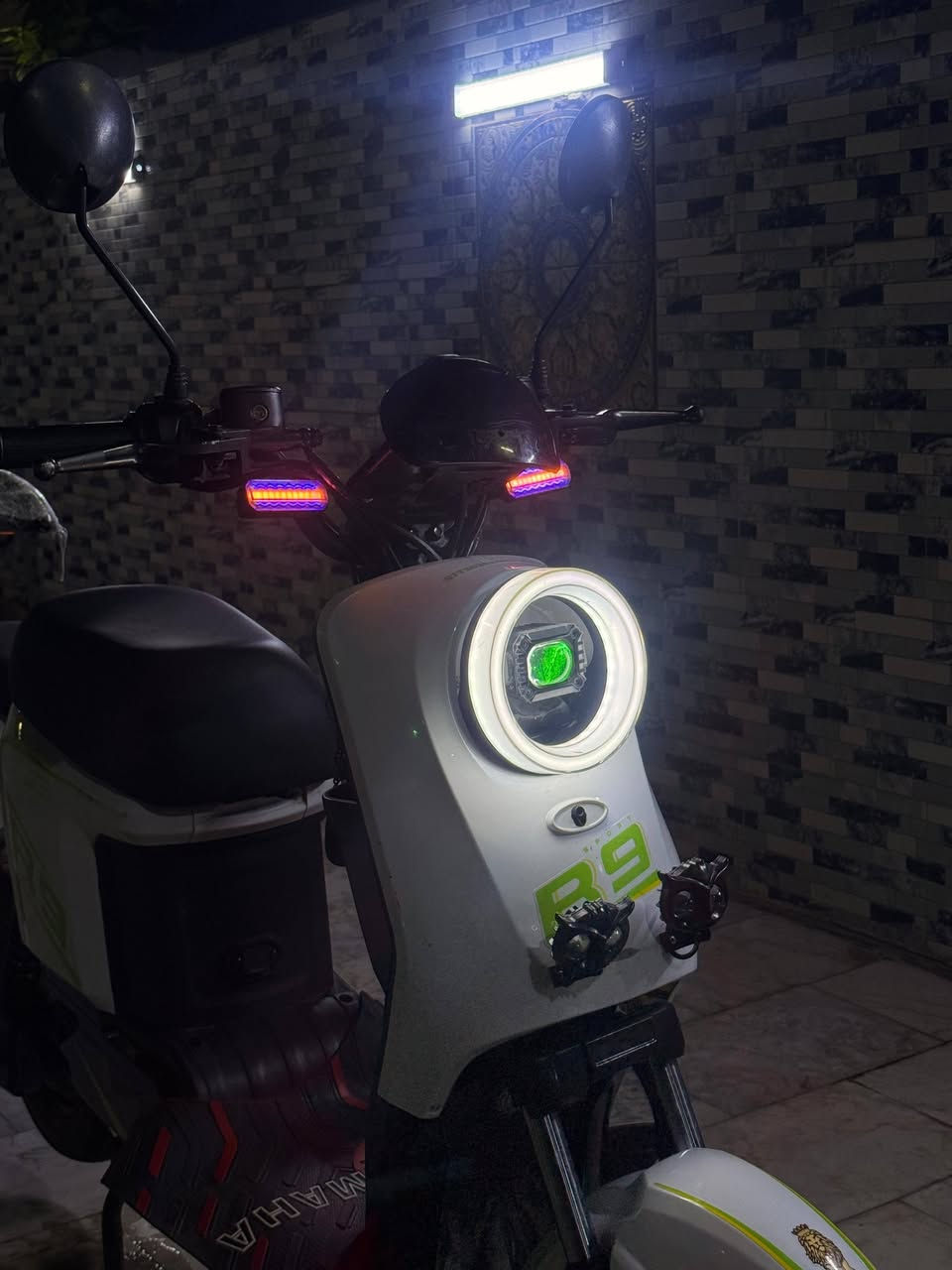 دراجة R9 للبيع
دراجة مرتبه و نضيفه و ما بيها اي نقص 
كل غراضها موجوده حتى السله 
السعر 450 
تواصل واتس اب ***********
