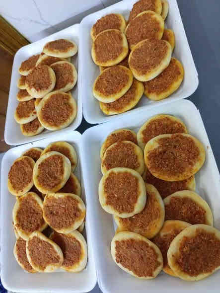 عررررررض يخبلللل  لحم بعجين 20 قطعه ب6 بسسسسسس للحجز وتساب حبايب ***********
