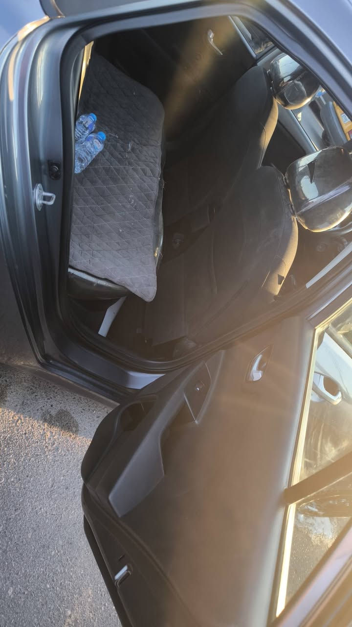 السلام عليكم كيه ريو وارد امريكي موديل 2019 حره بصره رقم جديد بسمي حادث كلش حلو خلفي بس الحوض ماواصل وبالعراق صار عندي بيه تبديل بنيد وبارد خفيف باب السايق والمدكر الخلفي بي شوي صبغ كد جف *********** والسعر100 وبيه مجال
