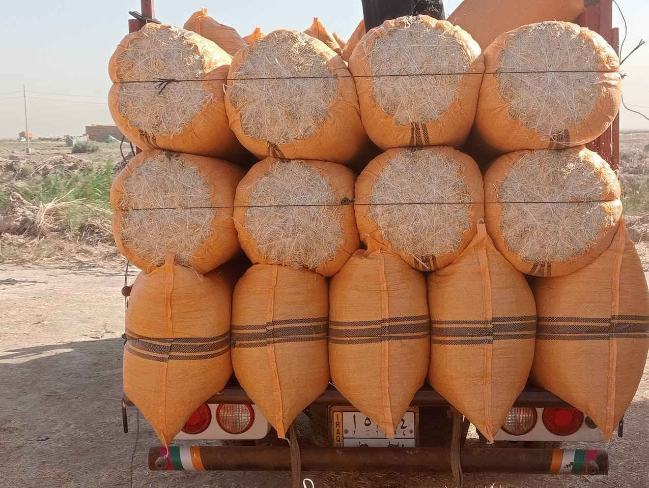 تبن للبيع درجه اوله مكفول من كلشي بسعر رخيص اتصال*********** ***********و مراسله خاص يوجد جميع القياسات توصيل مجاني (بابل ديوانيه طويريج بدر وجصان  كربلاء واسط بغداد )
