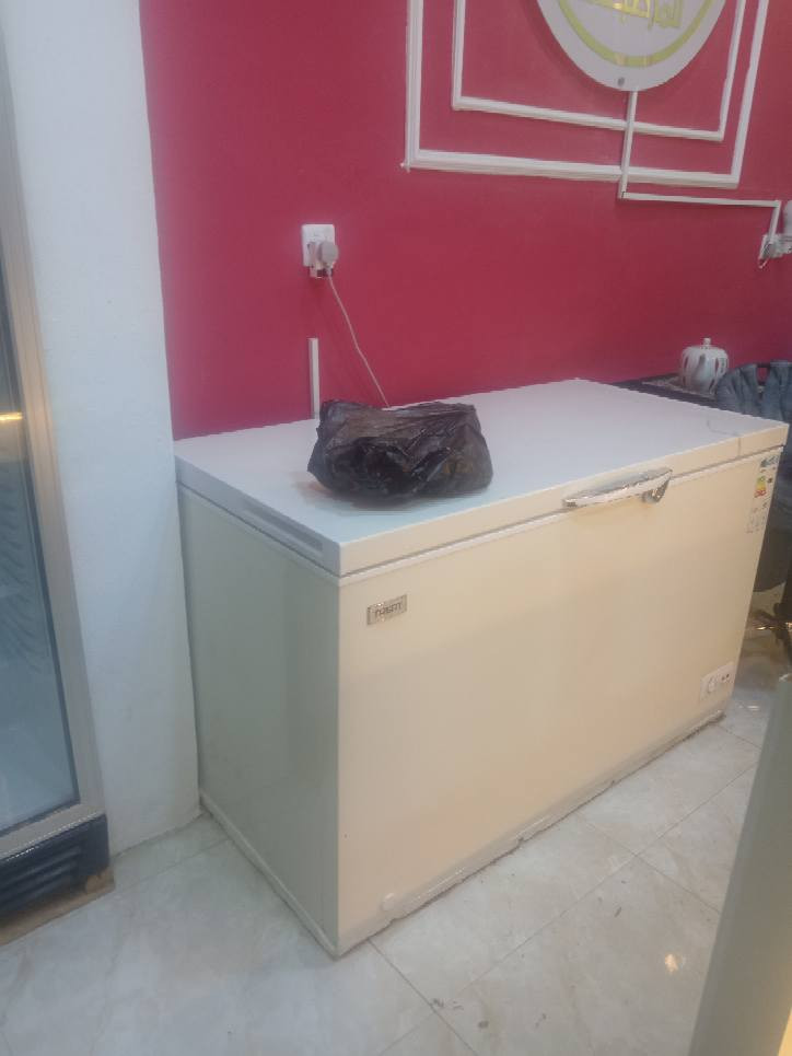 سلام عليكم متوفر أغراض محل كامل للبيع عارضات براد اثنين ومجمدة حجم كبير وفاترينات عرض بقلاوة المنيوم والفوك مرمر اخو الجديد وميوزة وكراسي الميز مرمر تركي الأصلي وسنك الداخل سراي
ملاحضة استعمال شهر فقط اخو الجديد
للاتصال *********** خناقين, ديالى
