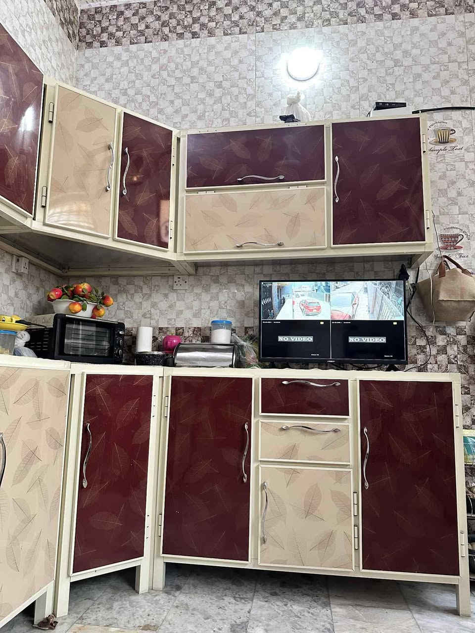 سلام عليكم
عندي كاونتر للبيع
اللون بيج مع ماروني
مع سنك مرمر  
الكونتر نضيف اخو الجديد
القطعة الاولى  مترين و٤٠ والثانية مترين و٤٤ العمق ٥٠ سم  والسنك مترين و١٥  و  الملحق مترين و٤٠ ومترين و٤٤
اي شيء بيه مرجوع


**إذا كنت صاحب هذا الإعلان وتريد حذفه لأي سبب، رجاءا أرسل رسالة إلى الدعم الفني**