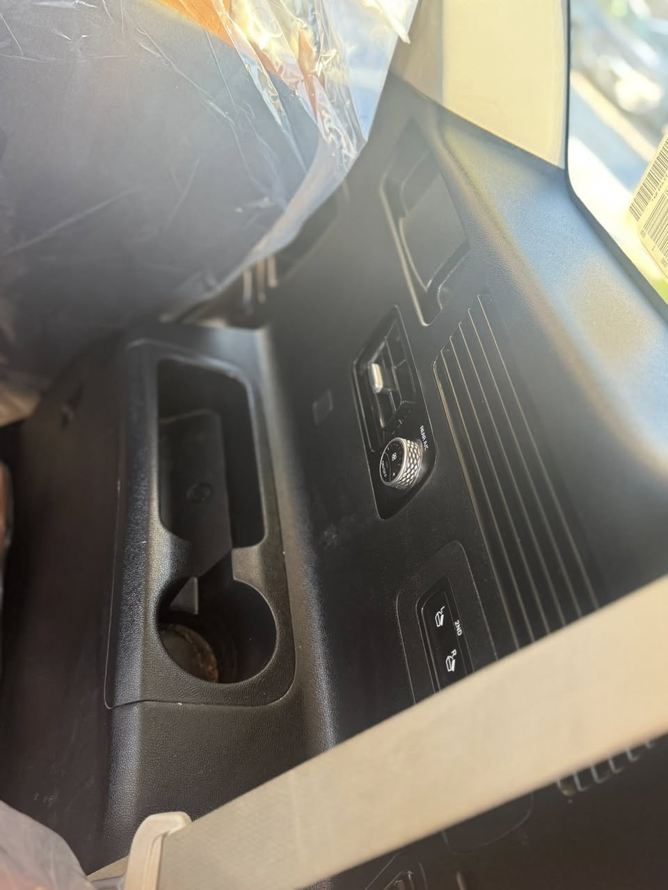 سورنتو 2021
سعر 250 ***********
ماشيه 85
محرك 6سلندر / 7 راكب 
مواصفات 
بصمه تشغيل 
بصمه ابواب
تشغيل عن بعد 
كشن كهرباء
جنطه كهرباء 
حساسات أمامي خلفي مكانها ناصريه 
مرايه شفط
