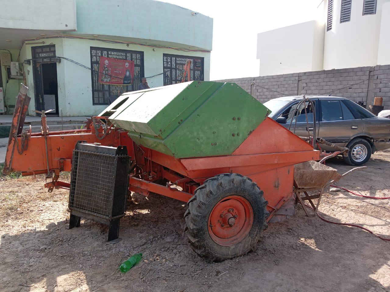 للبيع كابسه تبن موديل 82صناعته يطالي برته جاهزه للعمل سعره تلاثه ونص ***********
