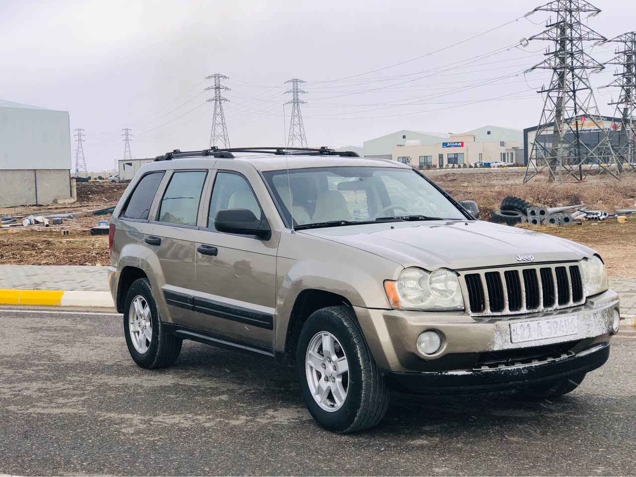 جيب لاريدوو مؤديل ٢٠٠٦گيرو مه كينه و ئه كسلي به شه رت كوشن كاره با كوشن هيته ر ناوزه ردسه نه وي تازه تايه ي تازه ته قه و ره قه يبه شه رت سه قفو دوو ژير ده رگاي بوياخه له سه ر بوياخ ئه ستوري كراوه
ده عموو ليدرا و نييه 
سعري ٧٦گه لاو مه عمه له 
***********
*********** السليمانية, العراق
