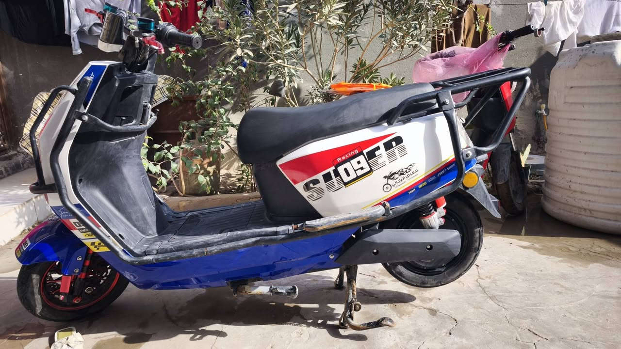 السلام عليكم دراجة شحن يرادله بطاريات للبيع موديل2025 رياضي سته باتري تلث نمر سرعه تقرا 120 سعر 550 قفل مكاني گرمه علي موجود مازنجر وواتساب *********** بقيه التفاصيل خاص
