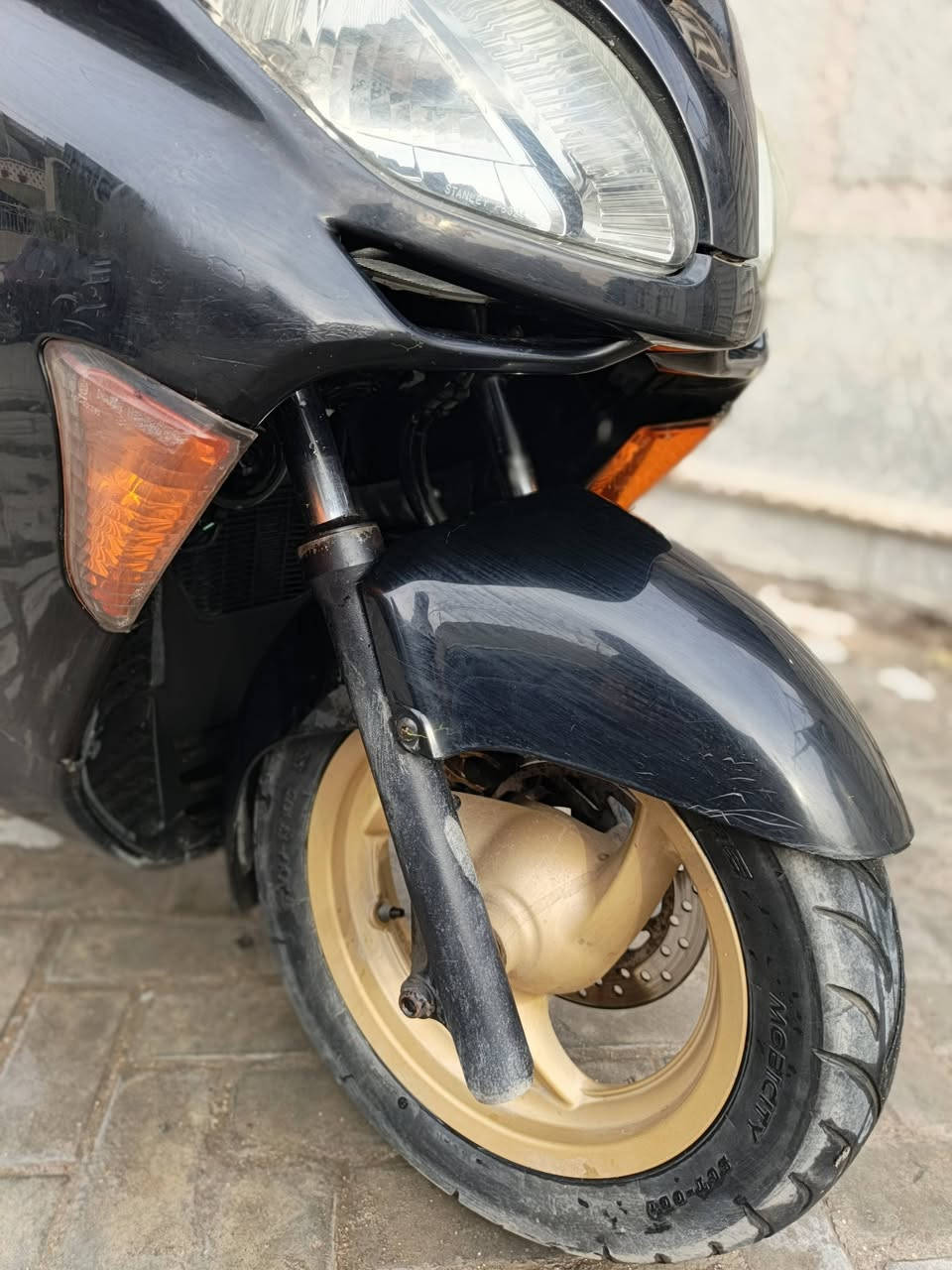 مليون ومية
فورزا 08
كهرباءيات شغالة فول
مكينة نظيفة
بدون ضرر
دراجة كاملة
بغداد زيونة
***********
