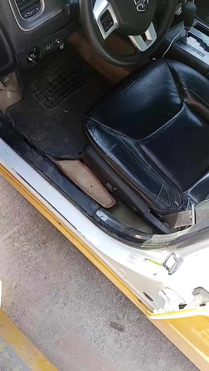 سياره موديل 11 بل كوت جاهزه من كلشي رقم جديد سنويه جديده بسمي تحويل نفس اليوم السياره احله من الصوره *********** واسط الكوت السعر 145
