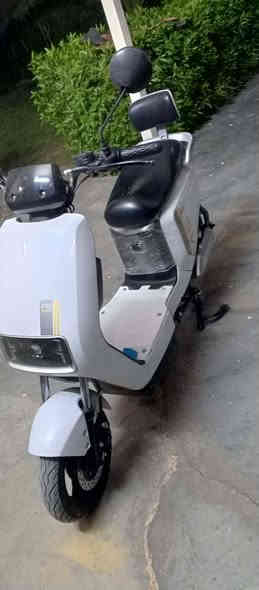 سلام عليكم عندي دراجه شحن للبيع السعر 425التواصل عل خاص او رقم  0787 625 0199
