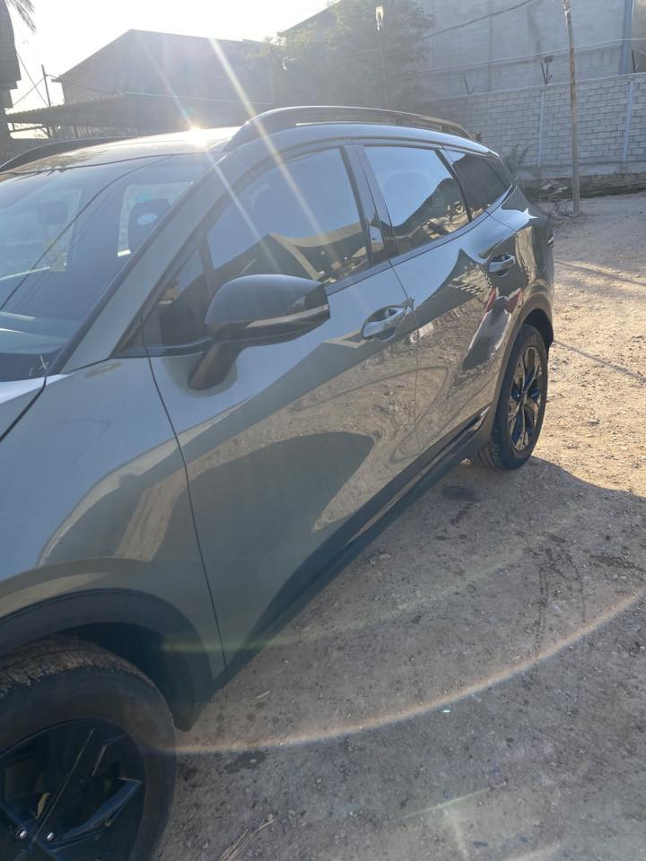 السلام عليكم كيا سبورتج وارد امريكي (x line) 2025 لون زيتوني فول مواصفات صور ماشيه (11299) الحادث موجوده بالمنشور جاملق وبنيد الجاملق مبدل اصلي وارد امريكي تفصيخ البنيد مصلح ونصبق فقط ايرباك ستيرن فقط مكان السياره بغداد جسر ديالى الجديد 
السعر (240$) ورقه وبيها مجال 
تلفون ***********
