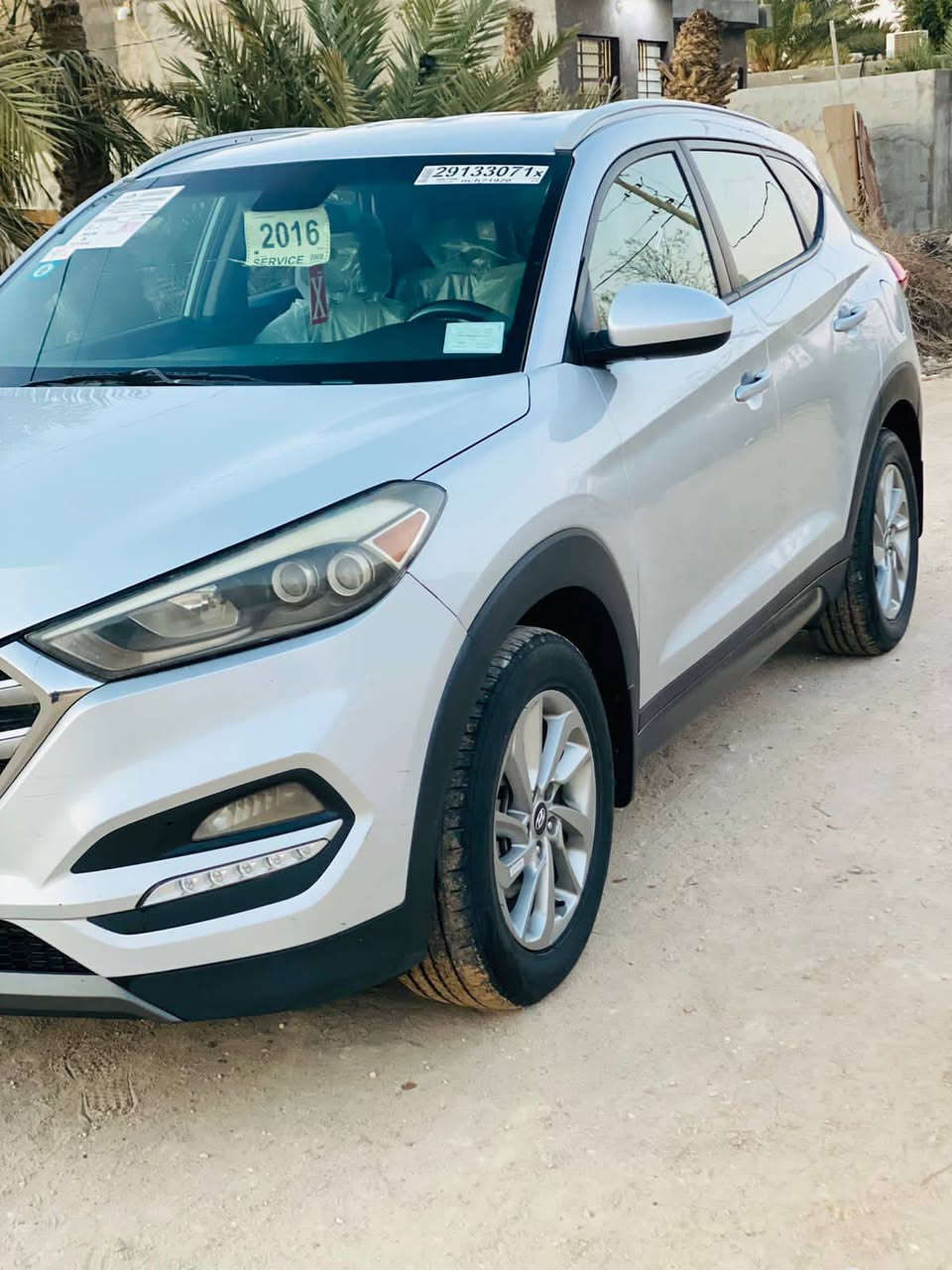 السلام عليكم توسان  2016 وأرد أمريكي ثلاث قطع تبديل وصبغ
السياره مكفوله حداديه ومكينه ما مفتوحه  بسمي  مكان الناصريه   السعر 135 // ***********
