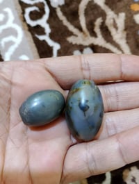 سبحه قديمه بيها 6خرزات قديمات وخرزتين رصاصيات للمهتم واتساب 0780033776...