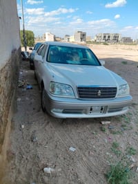 للبيع ملكه قرار ١٠٢ ٣دكم كرستال اصل مسقط رقم باقي بس على كمرك السياره ...