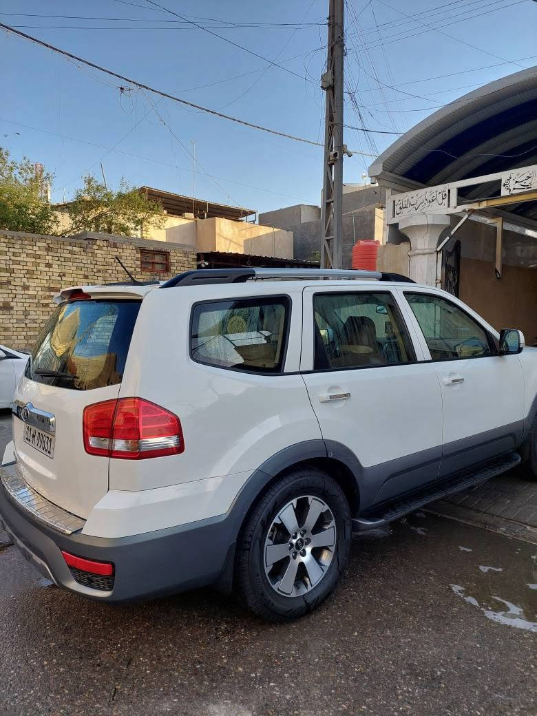 كيا موهافي 2019.. SUV سبعة راكب... استيراد الشركة العامة لتجارة السيارات .. ((المواصفات)) محرك ستة سلندر  3800cc (3.8 لتر) مكفول بقوة 275 حصان بعزم 362 نيوتن متر.. مع كير بوكس خمس سرعات اوتوماتيك ..  فورويل ... ويل 18 .. تخم تاير تايلندي Otani جديد .. ثلاث قطع تبريد مع ثلاجة بالتكية .. تحكم ستيرن جهتين، مثبت سرعة .. شاشة لمس وكاميرا مع حساسات امامية وخلفية ... فتحة سقف.. داخل السيارة لون بيج مخمل.. الاضاءة الامامية لد نهاري دائمي مع اضاءة زنون والخلفية لد ايضا.
((حالة السيارة)) عداد السيارة 129 الف كم حقيقي... المدكر الامامي الايمن مبدل ومصبوغ اثر طخة ستوتة بدون اي دواخل وحسب الفحص والسونار .... مع طعجة خفيفة اسفل الزجاج الخلفي في باب الصندوق على وضعها بدون تصليح بحدود 5سم مع بارد بشكل شريط 10سم في الباب خلف السائق غير واضح.... الباقي بحالة جيدة .. رقم السيارة بغداد بأسمي. موقع السيارة البصرة القبلة حي الجامعة... للاستفسار الاتصال على الرقم *********** البصرة, العراق
