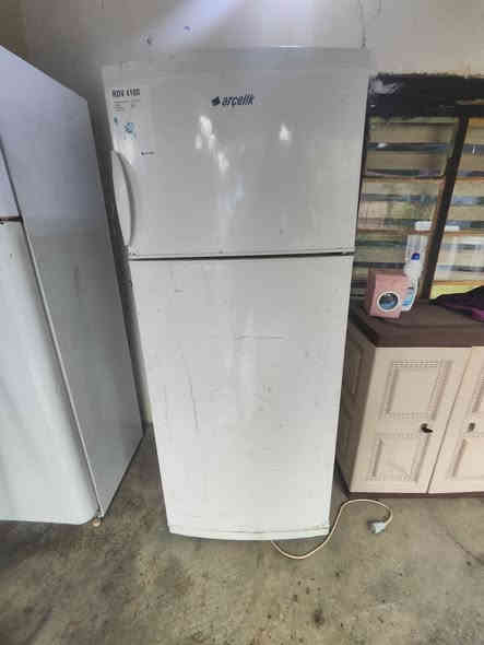 ثلاجات عدد ثنين حجم 22 قدم سعرهن ثنينهن 150 الف الوحده 75 الشراي يتصل كركوك عروبه ***********
