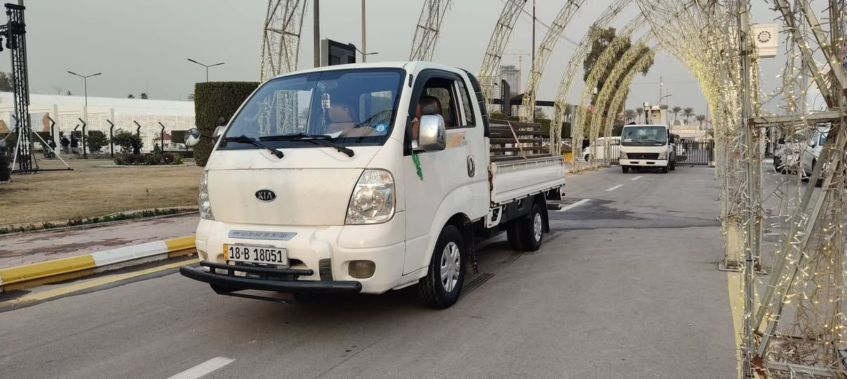 السلام عليكم كيا بنكو مديل 2010 سياره جاهزه من كل النواحي  رقم نكليزي بابل مكفوله من ضربه  تخم تاير جديد شاصيها نضيف 
مكان بغداد  السعر 100 وبيها مجال لطيبين 
***********
