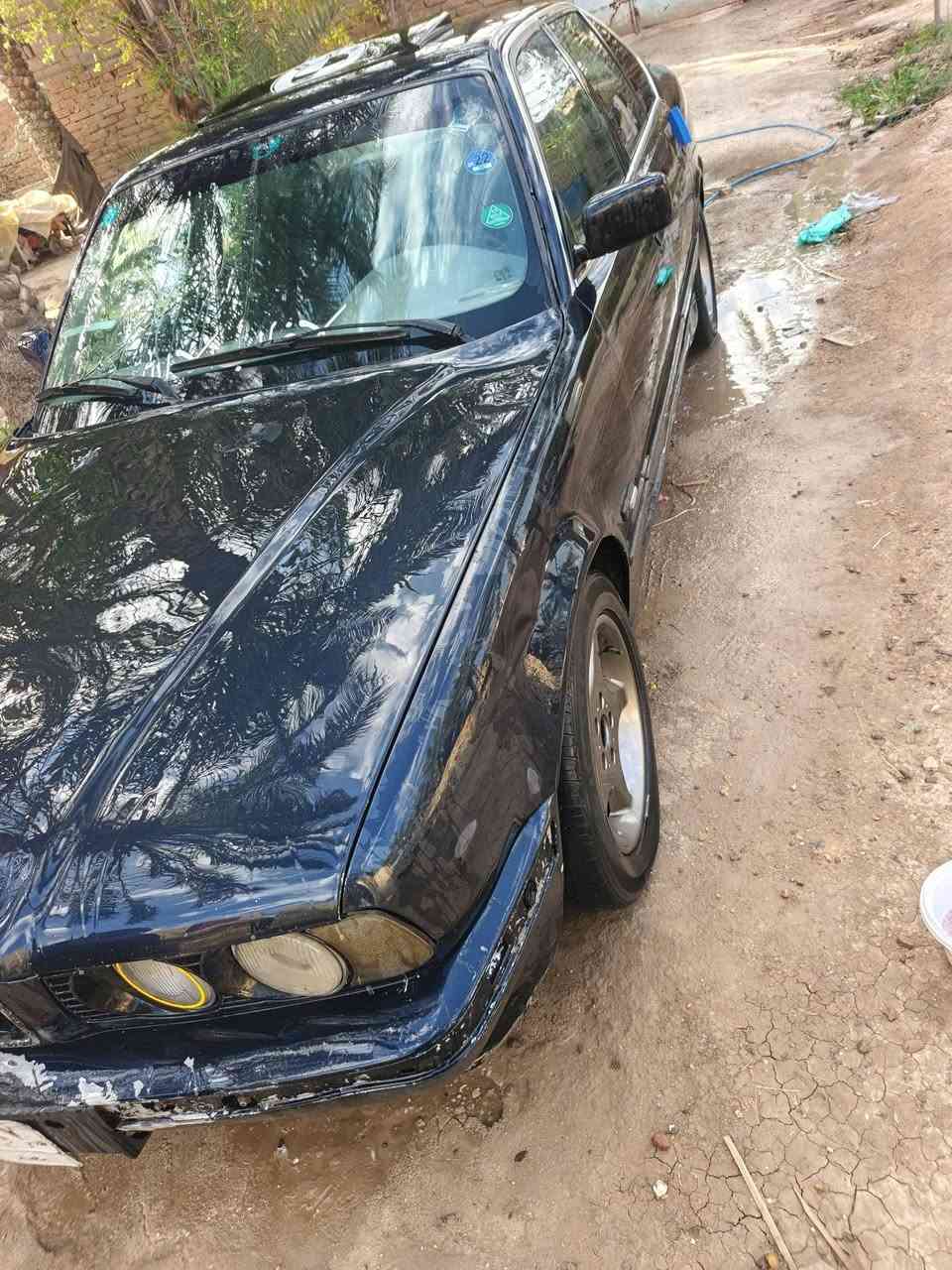 العنوان: BMW 1994 - وارد يابان - محرك فانوس مسكر
التفاصيل:
 متوفرة الآن بي أم دبليو بمواصفات ومميزات نادرة:
​الموديل: 1994.
​المحرك: محرك فانوس مسكر (بصمة)، أداء عالي وجاهزية تامة.
​الوارد: ياباني (قمة في النظافة والعناية).
​التبريد: شغال ثلج ❄️ (ما شاء الله).
​الكهربائيات: السيارة "فول كهربائيات" وكلها شغالة 
​الموقف القانوني: رقم بغداد، السنوية نافذة لغاية 2029، والمداور مباشر .
​الحالة: السيارة جاهزة 
​السعر: [54]
الموقع: [بابل.الهاشميه]
للتواصل: [***********]
