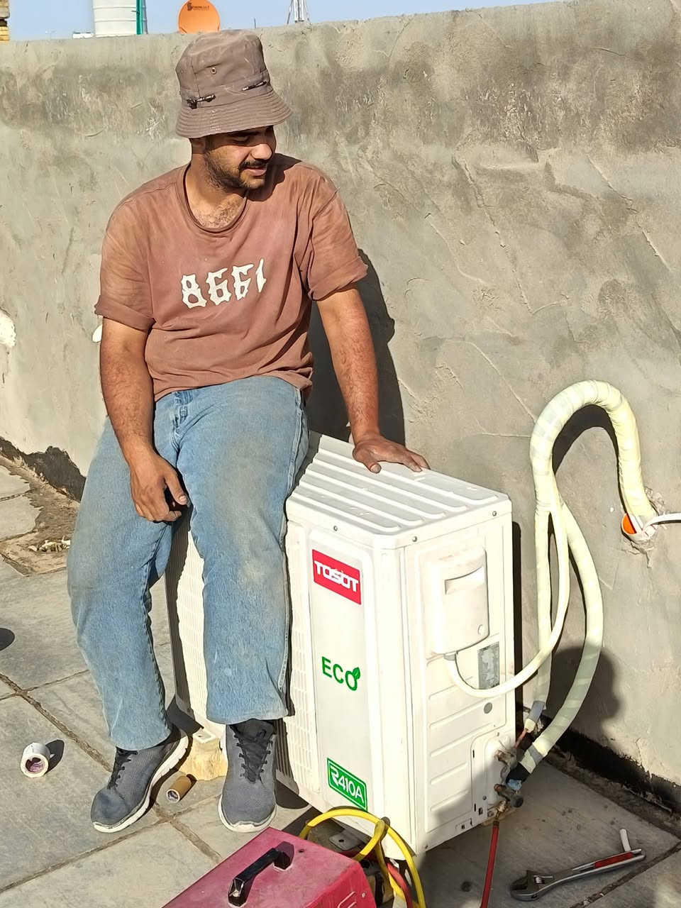 جانب من عملي ❄️🧰

    #هندسةالتبريد ❄️

تنصيب كافة أجهزة التبريد 🌬️

تنضيف موقعي مع ضمان العمل🧰 

صيانه موقعيه مع ضمان العمل🧰

عمل فاكيوم 🌪️ *********** 📱
