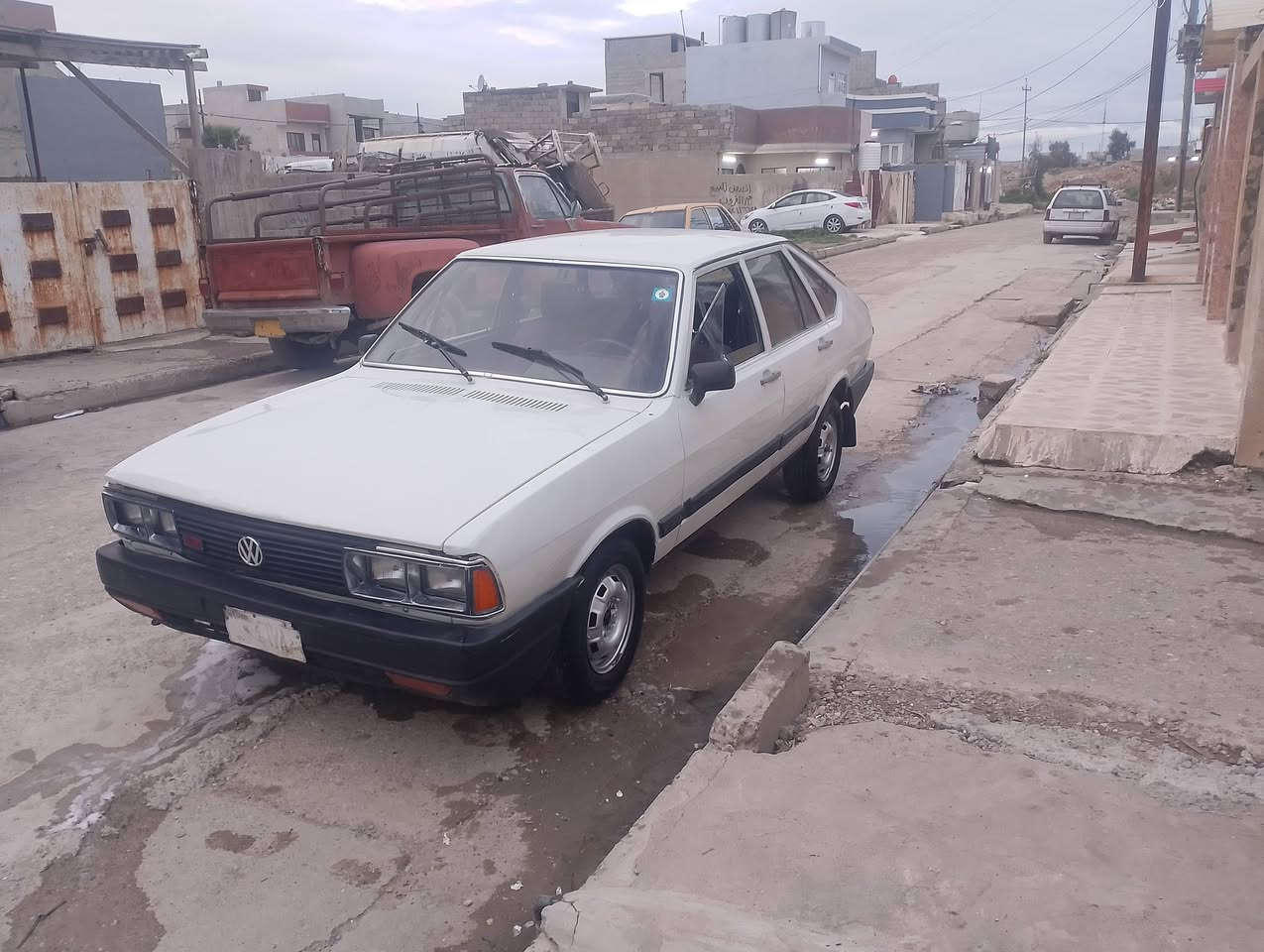 سلام عليكم 
برازيلي مديل 86 رقم نينوى 
السياره مصبوغه حزام للجماليه. فقط محرك 0/8كير خمس نمر تبريد كلو كامل بس يعوزو راديتر (كاربون بانزين ماستر) 
(الهزى جديده) شرط التحويل تايرات جدد طخم نضيف  مكاني موصل حي الشيماء مقابل اسواق الخضراء 
السعر (24)بي مجال بصيط للستفسار اكثر اتصل 

***********
***********
