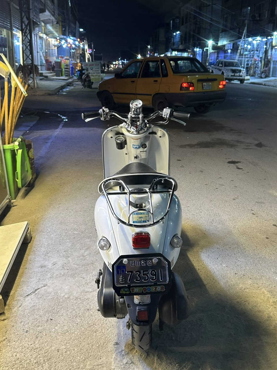 السلام عليكم دراجه كلاسك للبيع نثيه مواصفات فحل شلعه ومعدل صوت اكسل ماكو الدراجه مكفوله كفاله عامه كهربائيات كفاله كلهن شغلات اشاير يمنه يسره لايت عالي ناصي عداد السرعه شغال عداد البانزين شغال السعر 650 او بيه مجال حك الجيه المكان بغداد تقاطع درويش الاتصال على هذه الرقم ***********
