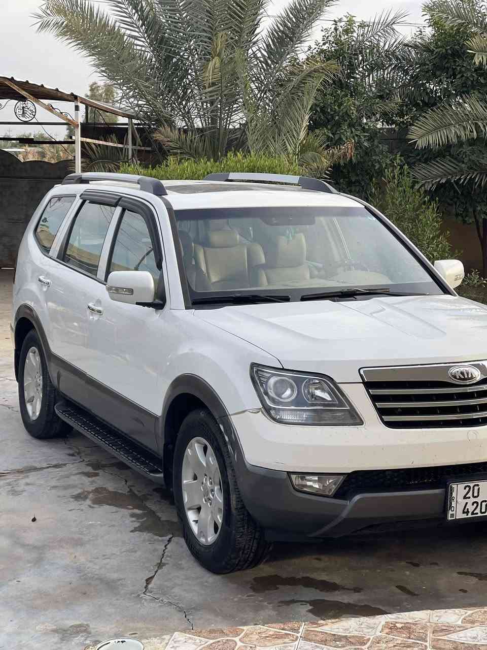 سيارة مهافي خليجي موديل 14 كفالة من الصبغ ولبارد ولتبديل تو ويل نص فول مري شفط كشن السائق كهراباء فتحة جلد تدفئة كشنات  كامرة حساس أشاير بالمري حدادية بحالة جيدة جداً تخم تاير جديد محرك مفتوح شغل درجة اولى .السيارة ماشية 190وقابلة للزيادة للستفسار الاتصال على الرقم *********** (السعر ١٦٣ قابل للتفاوض)
