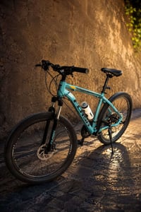 ️ للبيع بايسكل FLASH RACE H14 بحالة ممتازة 🚴‍♂️ ✔️ ماركة: FLASH  ✔️ ال...