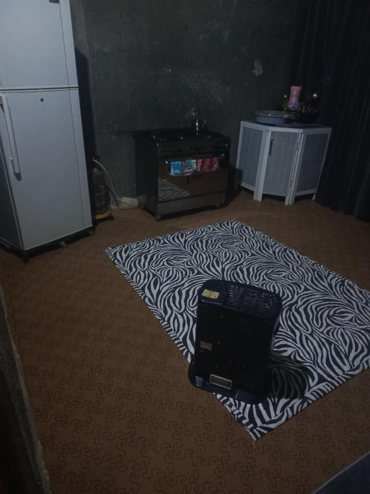 السلام عليكم   بيت 🏠 للبيع في الكفائات ٢٥٠م السعر ٧٥ وبي مجال ل استفسار على  هاذه رقم ***********
