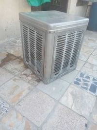 للبيع   عندي مبرده فافون حجم ٢ ونص   بغداد واتساب 07863112146 حيل نضيف...