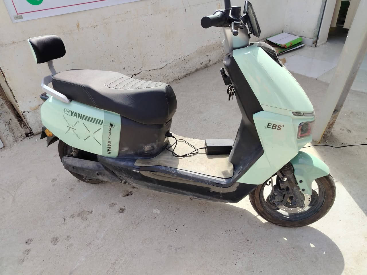 سلام عليكم
دراجه الريان m4 
3 سرعات
60 تمشي 
ماشيه 1800 كيلو متر
رايده ب700 وبيه مجال 
سبب البيع محتاج فلوس 
تجي تفحص بنفسك 
مكاني العامريه 
استخدام شهرين
رقم الهاتف *********** وتساب ورصيد
