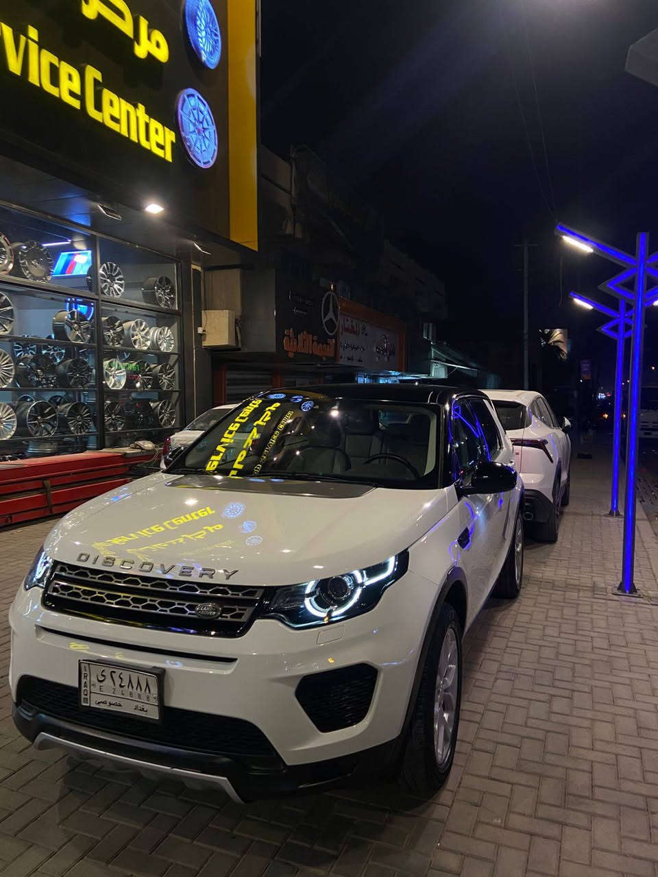 سلام عليكم للبيع لاند روفر دسكفري موديل 18 خليجي سردار ماشيه 22الف  كفاله من ضربه  ولصبغ.  مكان السياره حي جهاد او البنوك ***********

