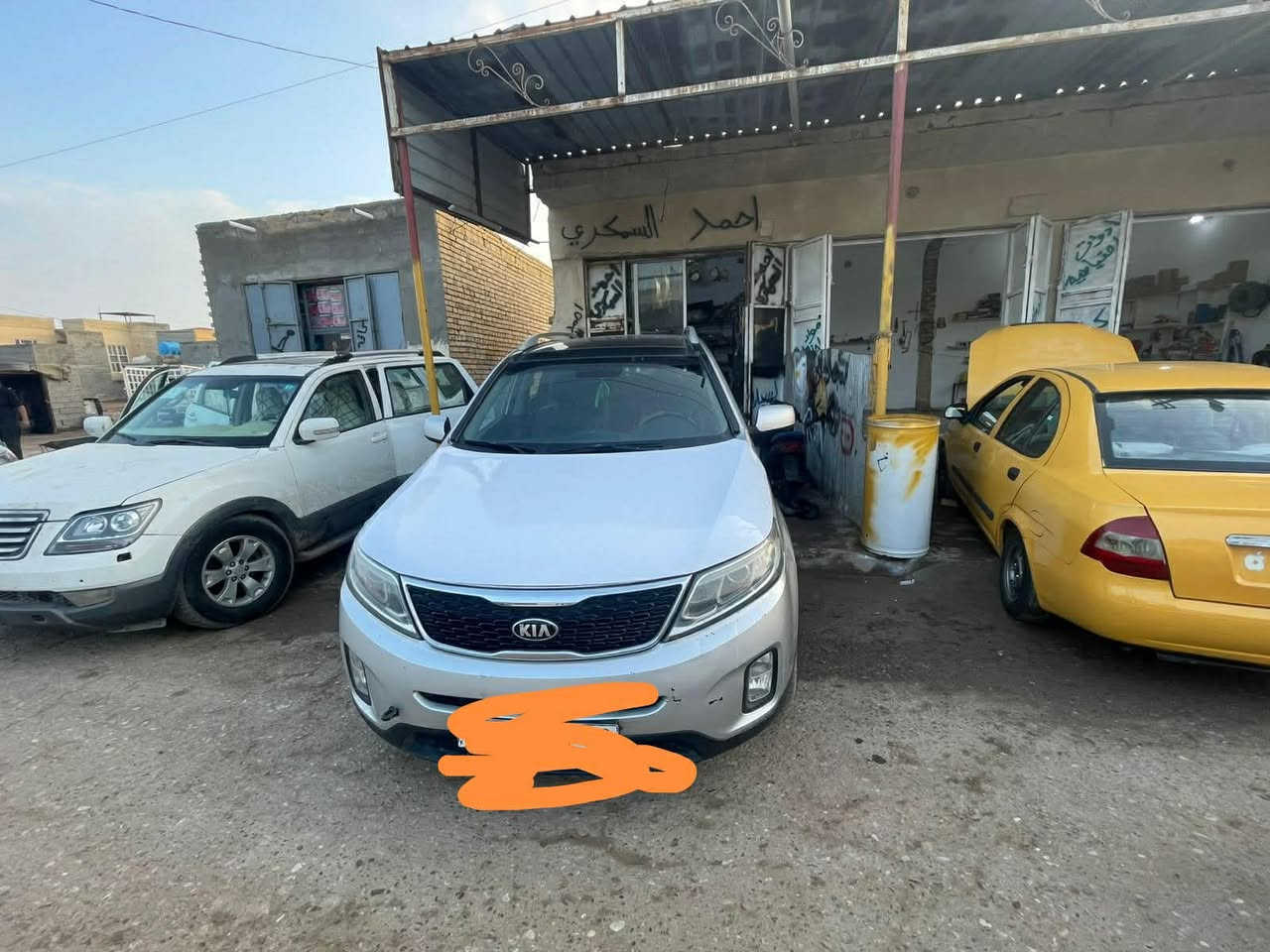 كيا سورنتوو (أدوات)2014
المواصفات:
فول  الفتحة، شاشه، حساسات خلفية.
تدفئة استيرن وكشنات (أمامية وخلفية)، 
تحكم استيرن.
الحالة:
محرك جديد، كاز، تخم تاير جديد.
تبريد وتدفئة ممتاز، 
كصة جنطة.
الأوراق والسعر:
سنوية وأرقام  (حصة ).
السعر: 47ورقة قفل .
للتواصل: عبر (‭0783 074 7150‬ 📩
