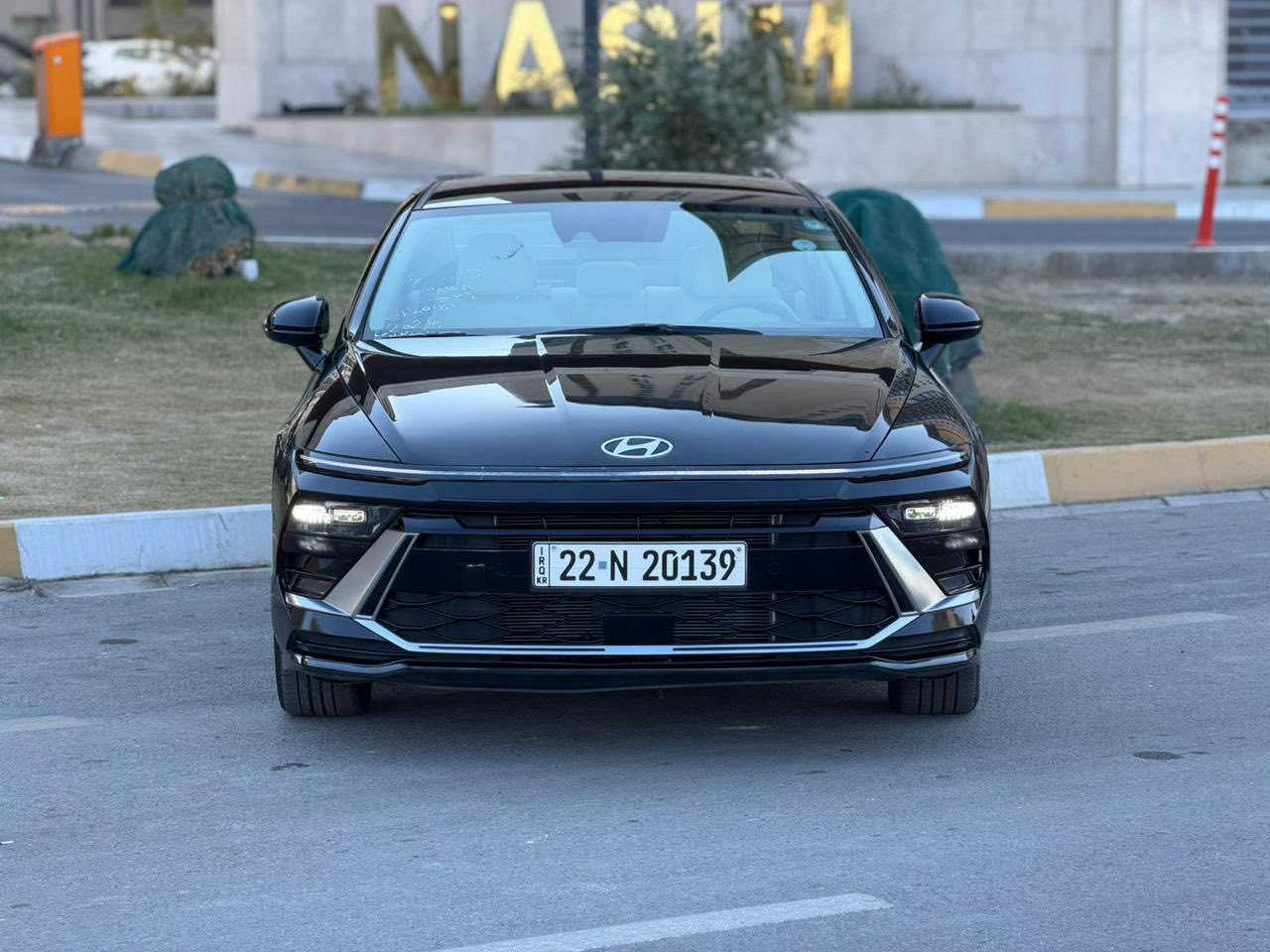 للبيع
✌🏻
سوناتا الشكل الجديد  مرقم اربيل هزه وفحص وترقيم جديد تحويل مباشر للمشتري السيارة فئة Sel
تجي فول عدا البنوراما . وارد امريكي بيها 
بيها طخة بسيط بالبنيد فقط ومصلحه نفسه ليبل واحد السيارة كلها
بدون دواخل بدون ايرباك 
جميع الايرباكات سليمة 
محرك 2500 المرغوب 
دشبول الكتروني متصل مع شاشة كاملة
كشن كهربائي  + تدفئة كشنات 
بصمة تشغيل + تشغيل عن بعد + البوب بصمة . 
رادار امامي + خلفي +  جانبي 
تحديد مسار + قيادة آليه 
اوتو هولد + اطفاء ذاتي 
لد نهاري + بك لايت لد 
لايت زينون عالي ناصي 
داخل السيارة لونين ابيض مطعم باسود
كامرا خلفية دواره تدعم كار بلي
تبريد بيانو شاشة منفصل 
أنظمة قيادة متعدده 
كيرها تعليك
سايد بريك بصمة
-----
205 ورقة سعرها 
بغداد المنصور 
واتساب او الاتصال عالرقم
***********
