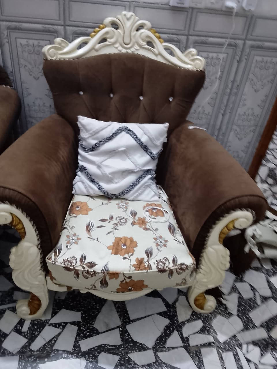 كاونتر للبيع بس الباب مشلوعه 250 تخم تركي ملكي 400 بغداد


**إذا كنت صاحب هذا الإعلان وتريد حذفه لأي سبب، رجاءا أرسل رسالة إلى الدعم الفني**