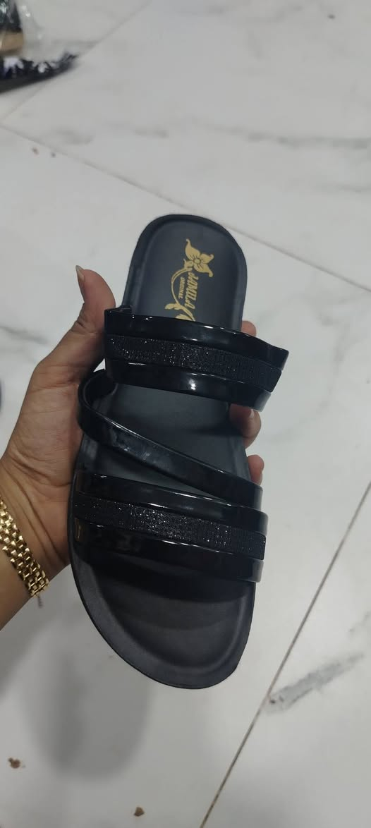 صباح الورد حبايب كلبي
بنات هل مره سويت الكم عرض ال 3 تالاف بس كلشي داخل الصور ب3. شحاطه سلبر كله ع 3 وشرط الطبي بنات سبق وكلت المجمع كله بي عروض 😉✌️العنوان العنوان حي العسكري الاول شارع اسواق طيبه مقابل سنتر جود كوزمتك حيدر المجمع ابو درج بدارت ندوش تنورونه بي وقت ويتوفر توصيل ذا تحبون الحجز ***********
