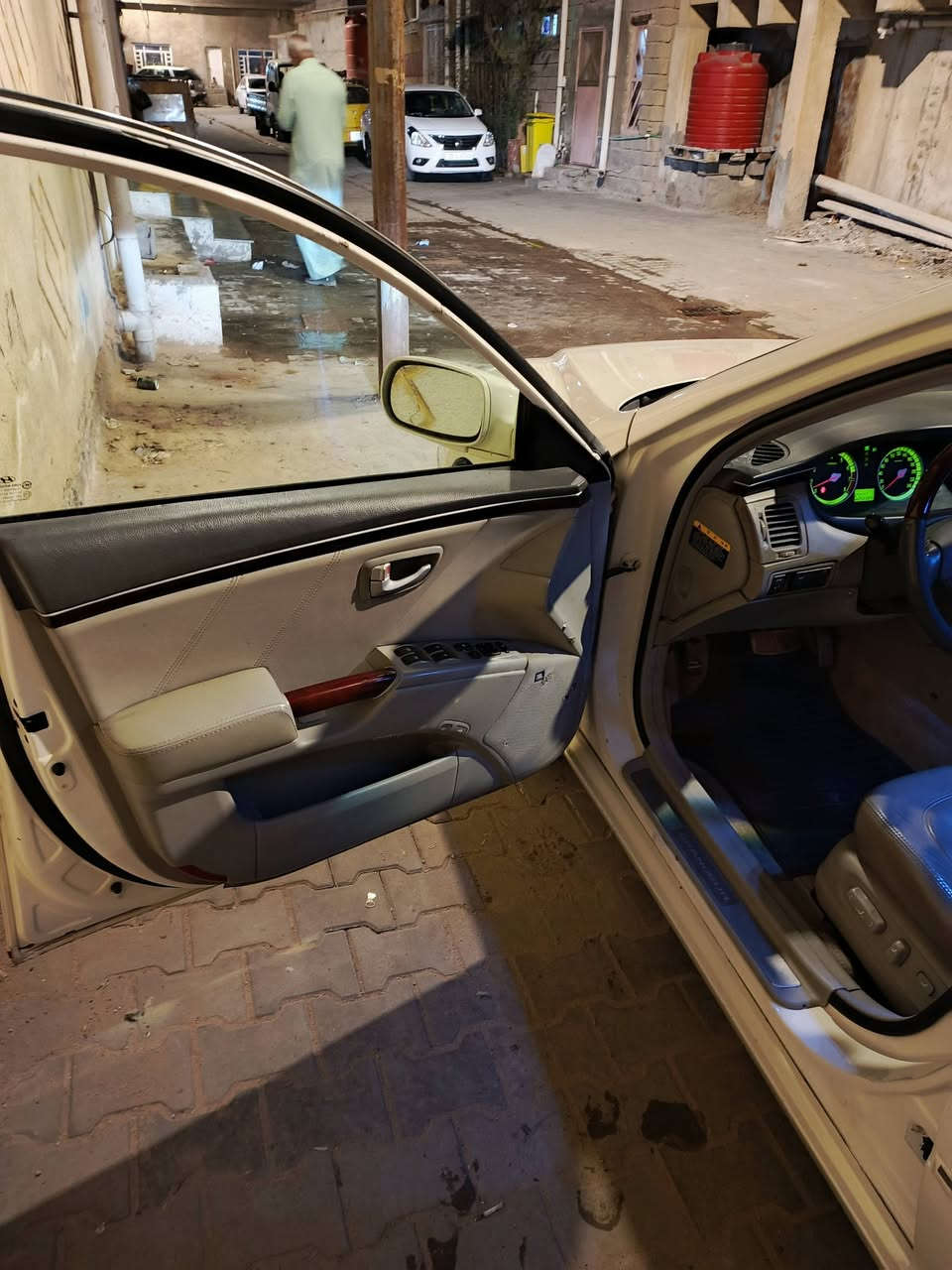 ازيرا 2010 ادوات كصه جنطه
ولباقي كله مكفول كير محرك تدفئه تبريد حداده وتايرات بالجيس سياره جديده فول مواصفات السعر 45 قفل العنوان البصره ***********
