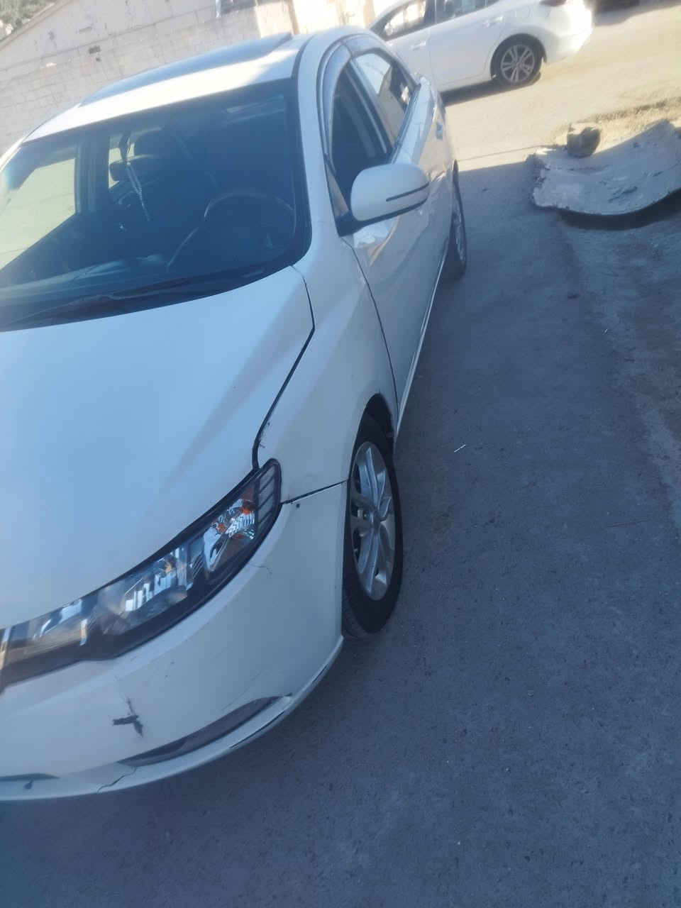 السلام وعليكم شباب سيارتو 2011كير مكينه حداديه مكفولات صبغ عام بدون اي ضربه بيه فقط جاملغ امامي جهت سايق بي تعمير سياره فوال موصفات فتحه تحكم ستيرن مري شفط موصفات اهواي بيه تخم تاير جديد مكاني بغداد مرور التاجي *********** سعر ٧٧وبيه حك جيه فقطط
