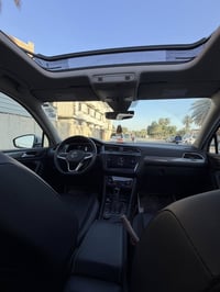 للبيع تيكوان 2023 وراد امريكي كلين ماشيه 40ميل السعر 235ورقه بيها مجال...