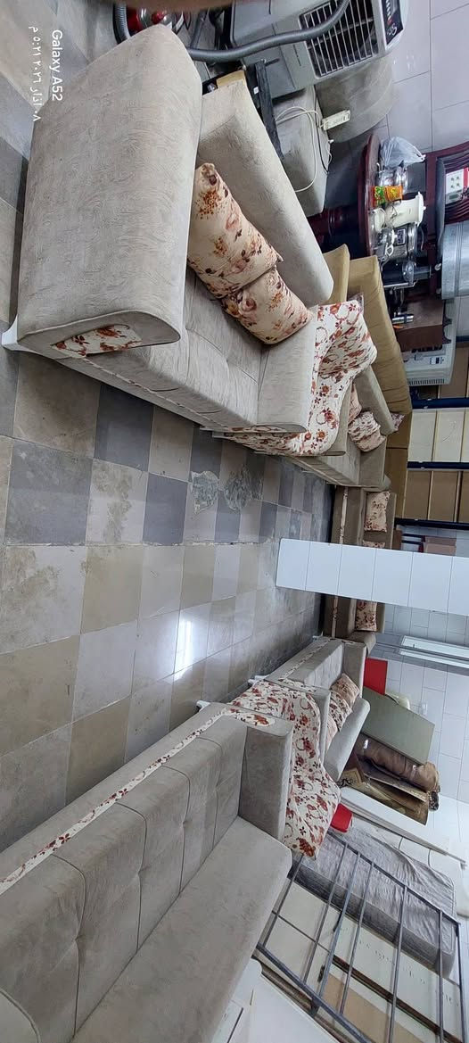 تخم 18نفر حطاطه درجه اولى للبيع وبسعر 350 الف الاستفسار الاتصال ع*********** شارع سالم خلف شركه كورك قرب دائره الكهرباء
