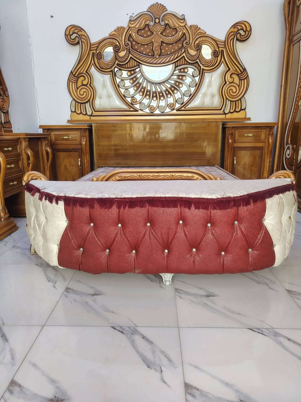 غرفه نوم حطاطه الصاج  5 ملم داخل خارج شرط، جيب نجار

***********
