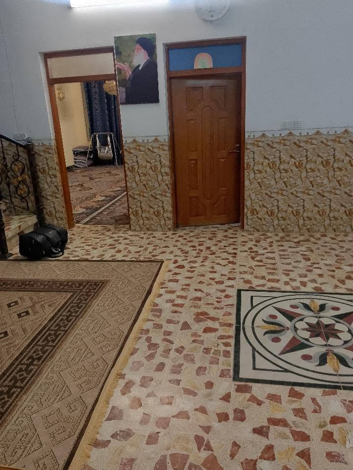 بيت للبيع في الصابيات قرب جسر الدوار في القريه الزراعي  البيت مساحته 200 متر واقح حال السعر 80 مليون
***********
